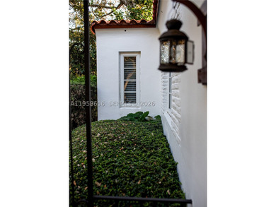 Single-family residence with historic designation by the City of - photo 13