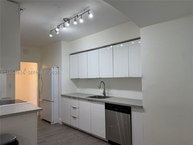 Single-family residence with historic designation by the City of - photo 14