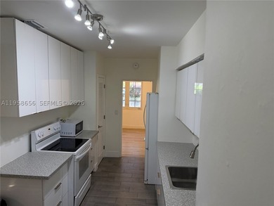 Single-family residence with historic designation by the City of - photo 15