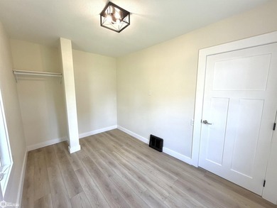 Step Inside To This Beautifully Updated 2 Bed, 1 Bath Home - photo 15