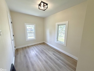 Step Inside To This Beautifully Updated 2 Bed, 1 Bath Home - photo 17