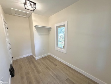 Step Inside To This Beautifully Updated 2 Bed, 1 Bath Home - photo 19