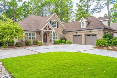 Sprawling, golf-front estate home in the gated community of Mid - photo 2