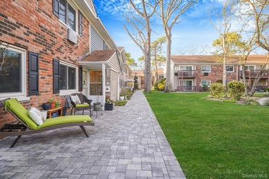 Bright and inviting home offering a perfect blend of comfort - photo 4
