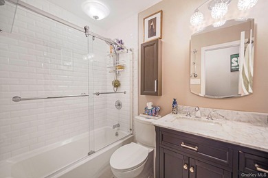 Bright and inviting home offering a perfect blend of comfort - photo 5