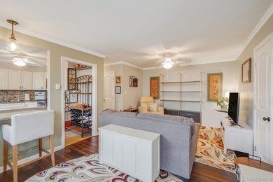 Bright and inviting home offering a perfect blend of comfort - photo 9
