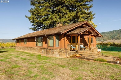 Welcome to Lookingglass Vineyard, a remarkable 142.94-acre - photo 5