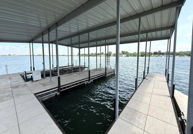 Phenomenal lake property with 180 degrees of water frontage and - photo 32