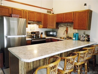 Top-floor living w/vaulted ceilings & unforgettable main channel - photo 6