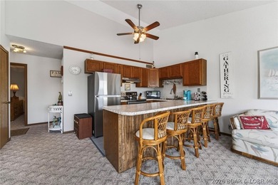 Top-floor living w/vaulted ceilings & unforgettable main channel - photo 9