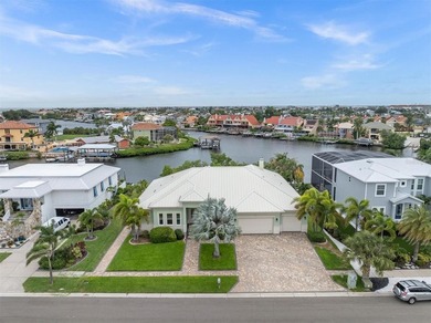 Welcome to 811 Birdie Way, a stunning custom-built waterfront - photo 1