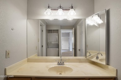 Updated lower-level condo located in the desirable Lakeshore - photo 12