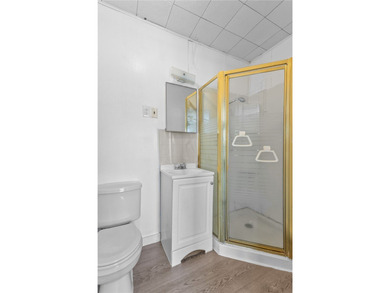 Check out this spacious 3 bedroom, 2 bathroom home offering a - photo 14