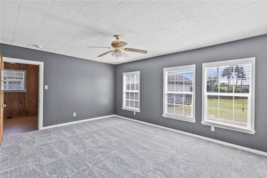 Check out this spacious 3 bedroom, 2 bathroom home offering a - photo 15
