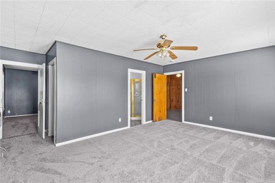 Check out this spacious 3 bedroom, 2 bathroom home offering a - photo 16