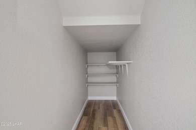 Updated lower-level condo located in the desirable Lakeshore - photo 16