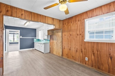 Check out this spacious 3 bedroom, 2 bathroom home offering a - photo 18