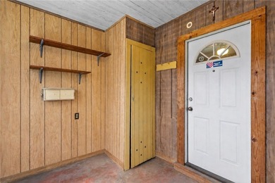 Check out this spacious 3 bedroom, 2 bathroom home offering a - photo 23