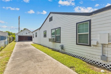 Check out this spacious 3 bedroom, 2 bathroom home offering a - photo 24