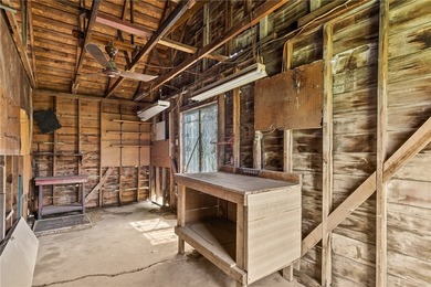 Check out this spacious 3 bedroom, 2 bathroom home offering a - photo 28