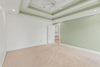 Adorable home and yard, There has been so much done to this - photo 18