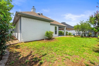 Adorable home and yard, There has been so much done to this - photo 29