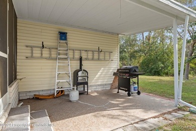 Well maintained 3-bedroom 2 bath home located in the highly - photo 29
