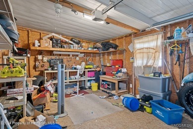 Well maintained 3-bedroom 2 bath home located in the highly - photo 31