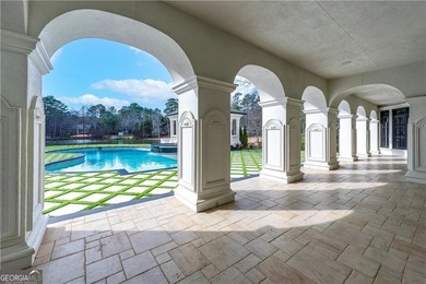 Extraordinary, fully renovated gated estate offering a rare - photo 9