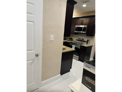 Beautifful 3/2 single family house with a huge master bedroom - photo 11