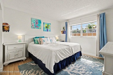 Super cute unit in a well kept condo community with lovely - photo 12