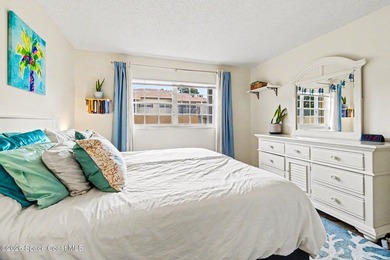 Super cute unit in a well kept condo community with lovely - photo 13