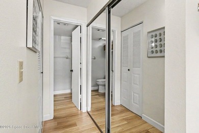 Super cute unit in a well kept condo community with lovely - photo 14