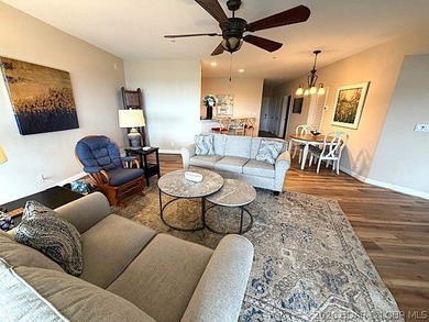 Introducing a peaceful, turn-key lakefront condo in CapeRoyale - photo 1