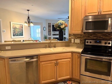 Introducing a peaceful, turn-key lakefront condo in CapeRoyale - photo 2