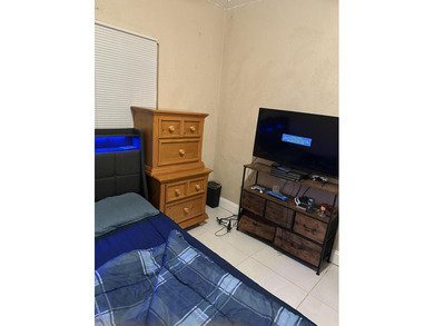 Beautifful 3/2 single family house with a huge master bedroom - photo 33