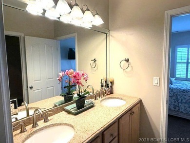 Introducing a peaceful, turn-key lakefront condo in CapeRoyale - photo 10