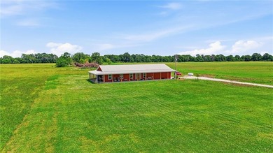 Built in 2021, this stunning 2 bedroom, 2 bathroom barndominium - photo 44