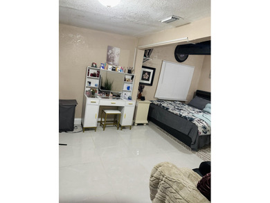 Beautifful 3/2 single family house with a huge master bedroom - photo 44
