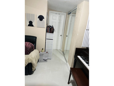 Beautifful 3/2 single family house with a huge master bedroom - photo 47