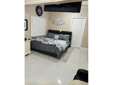 Beautifful 3/2 single family house with a huge master bedroom - photo 48