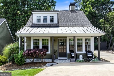Charming Craftsman Cottage with Lake Views and Steps from the - photo 2