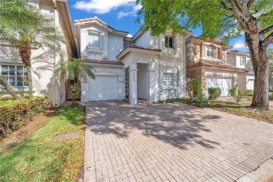 Coopers Hawk Lake  Townhome/Townhouse For Sale in Doral Florida
