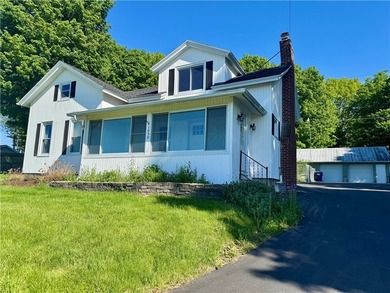 Enjoy country living on just under two acres with a beautiful - photo 1