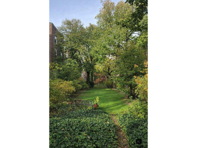 Top floor, sun-drenched prewar 2BR in a 1920 landmark co-op - photo 13