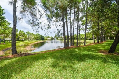 Beautifully maintained 3-bedroom, 2.5-bath lakefront townhouse - photo 22