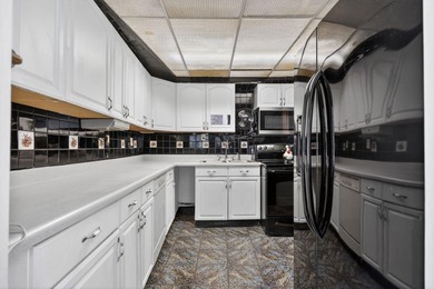 Welcome home to this spacious 3-bedroom, 2-bath residence - photo 22