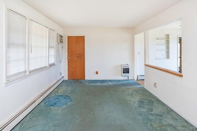 Best Deal in Town! SELLING *AS- IS* Condition. Charming - photo 3