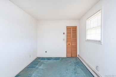 Best Deal in Town! SELLING *AS- IS* Condition. Charming - photo 5