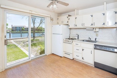 Best Deal in Town! SELLING *AS- IS* Condition. Charming - photo 8
